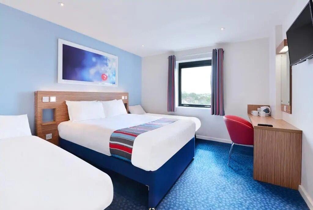 Travelodge Battersea London Bagian luar foto