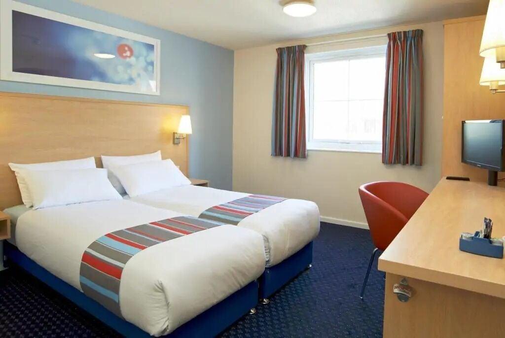 Travelodge Battersea London Bagian luar foto