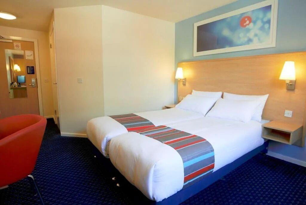 Travelodge Battersea London Bagian luar foto