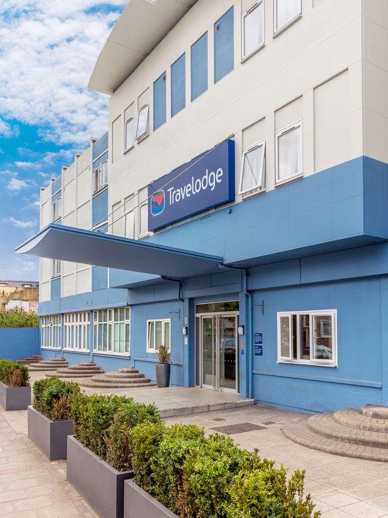 Travelodge Battersea London Bagian luar foto
