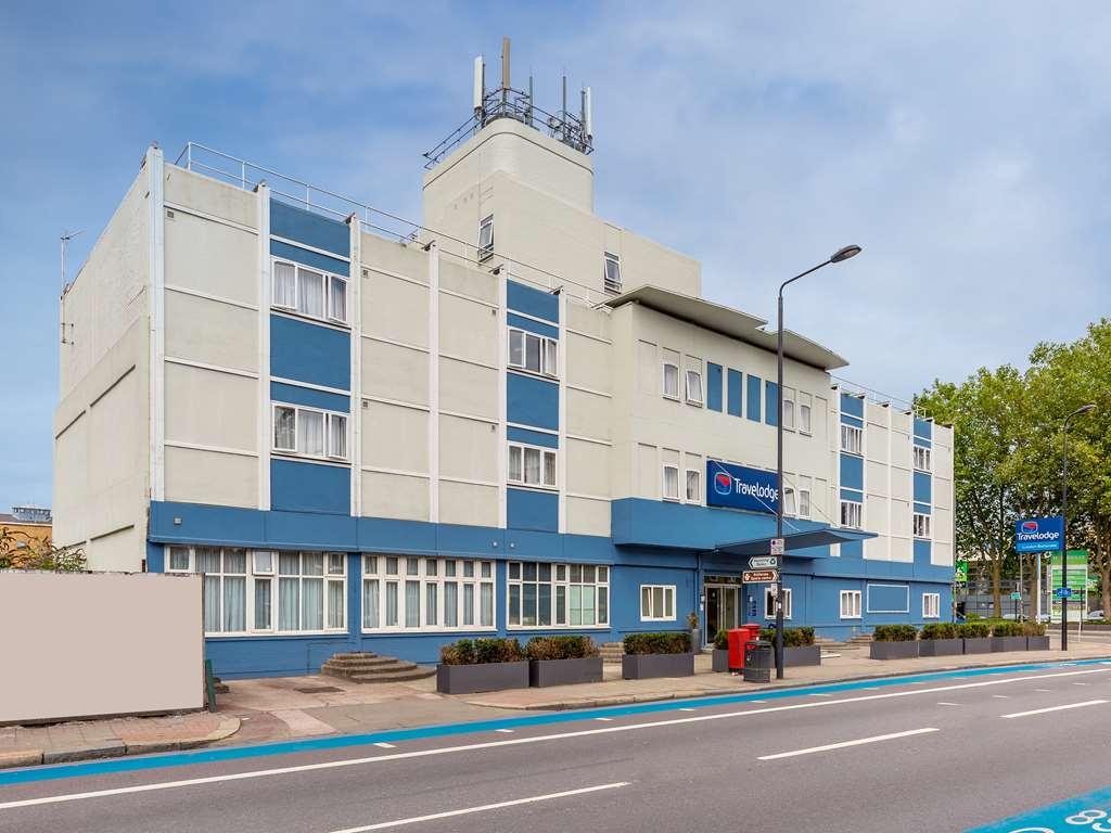 Travelodge Battersea London Bagian luar foto