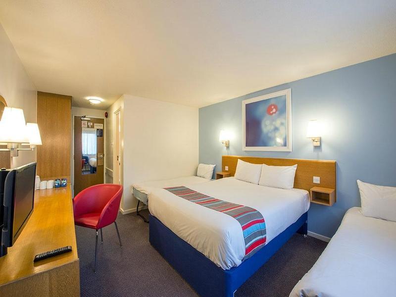 Travelodge Battersea London Bagian luar foto