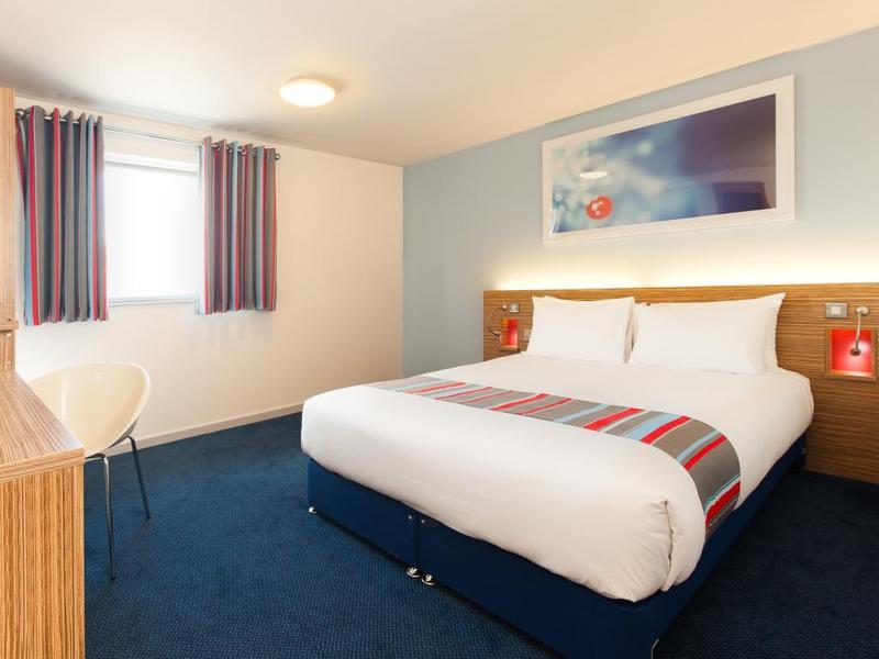 Travelodge Battersea London Bagian luar foto